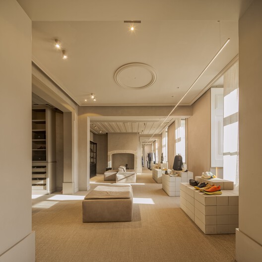 Zara Store at Rossio / Contacto Atlântico - Interior Photography, Living Room, Wood, Lighting