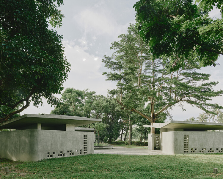 Forest Toilet A & B  / Ja-Sheng Chen Architects + Fa+p - Exterior Photography, Concrete