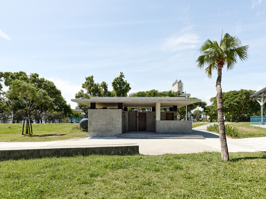 Forest Toilet A & B  / Ja-Sheng Chen Architects + Fa+p - Exterior Photography, Concrete, Column
