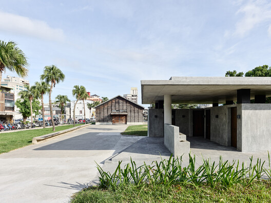 Forest Toilet A & B  / Ja-Sheng Chen Architects + Fa+p - Exterior Photography, Concrete