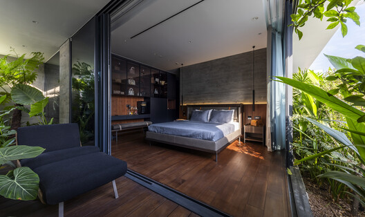 V House  / 23o5Studio - Image 24 of 34