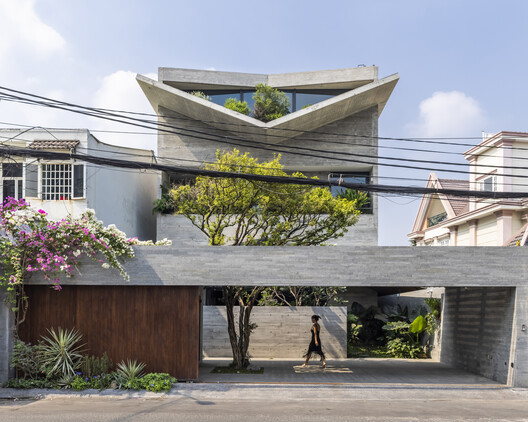 V House  / 23o5Studio - Image 6 of 34