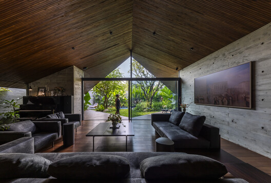 V House  / 23o5Studio - Image 2 of 34