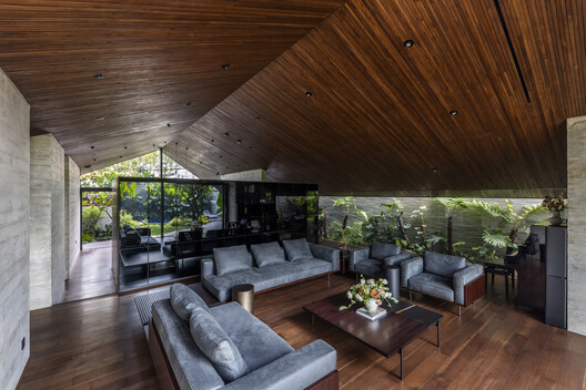 V House  / 23o5Studio - Image 12 of 34