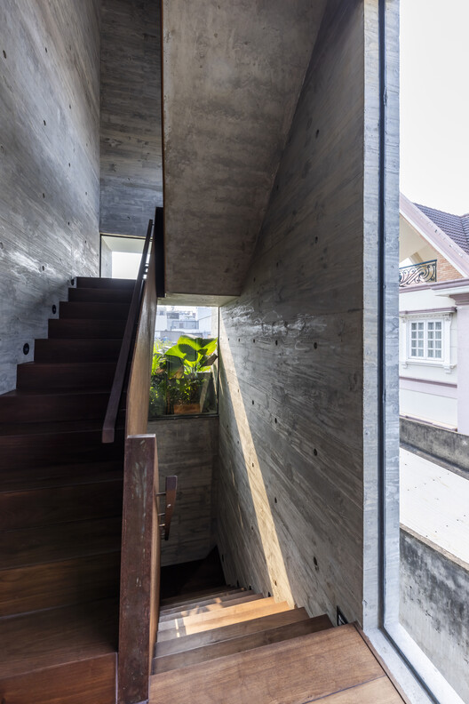 V House  / 23o5Studio - Image 22 of 34