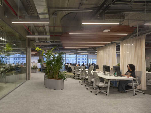 (no publicar) Campus WPP / Estudio Gustavo Utrabo (no publicar) Campus WPP / Estudio Gustavo Utrabo - Fotografía interior, Iluminación, Sillas