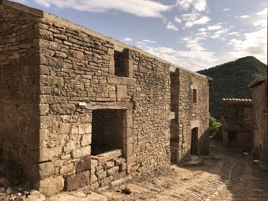 The Built Path: Pilgrimage and Architectural Sequence on the Camino de Santiago - Image 18 of 41