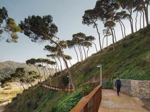 The Built Path: Pilgrimage and Architectural Sequence on the Camino de Santiago - Image 11 of 41