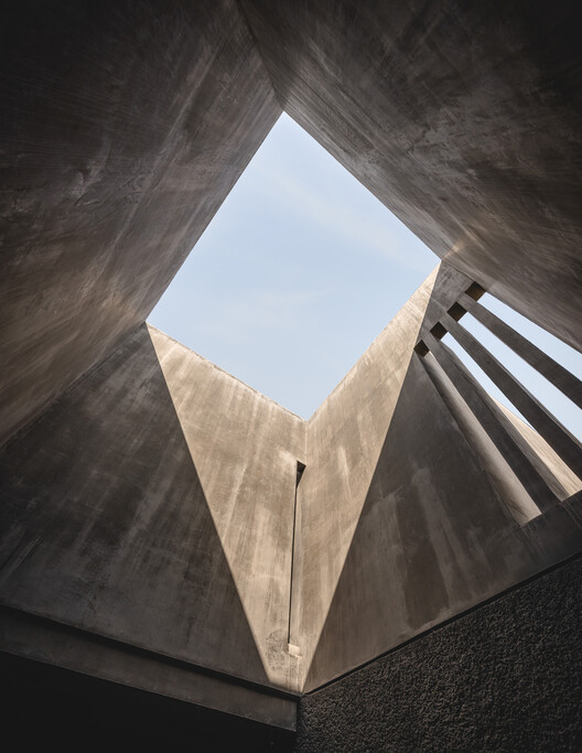 House of Ashes / TACO taller de arquitectura contextual  - Image 17 of 30