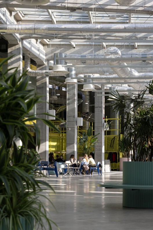 Ložionica Center for Creative Industries and Innovations and the House of e-Government / AKVS architecture - Exterior Photography, Glass, Column
