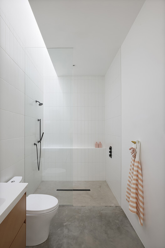 Real House / HK Associates Inc - Interior Photography, Bathroom, Toilet, Bathtub