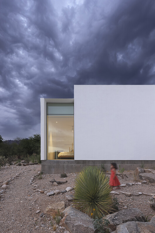 Real House / HK Associates Inc - Exterior Photography