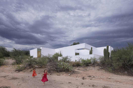 Real House / HK Associates Inc - Exterior Photography