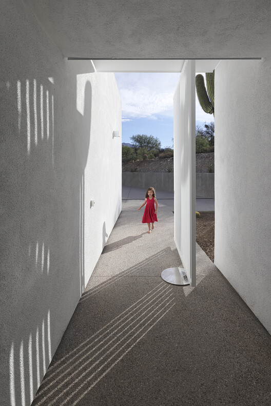 Real House / HK Associates Inc - Interior Photography, Concrete