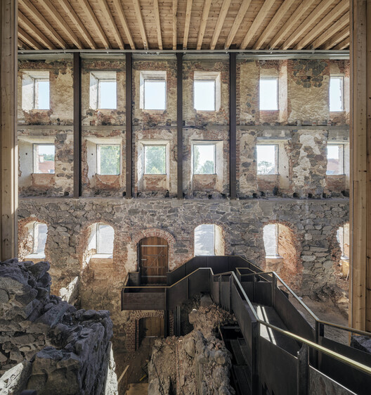 Ruínas do Castelo de Stjärnorp / Tengbom