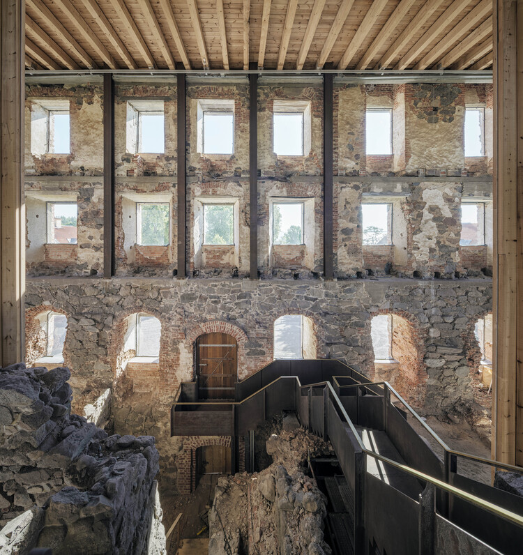 Ruínas do Castelo de Stjärnorp / Tengbom - Fotografia de Interiores, Renovação, Pilar