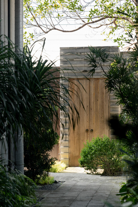 H168 House / Only Human - Exterior Photography, Wood, Garden, Concrete, Courtyard