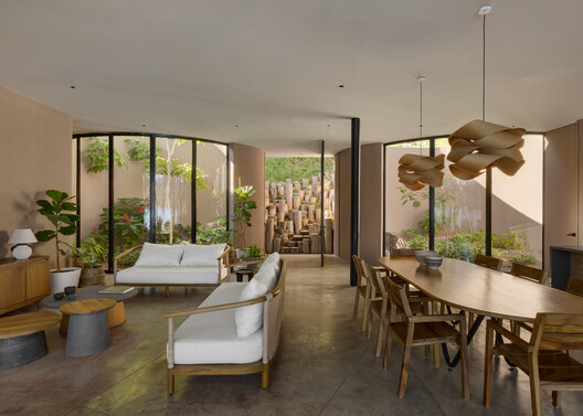 Santa María del Oro House / Mauricio Ceballos X Architects Santa María del Oro House / Mauricio Ceballos X Architects - Interior Photography, Dining room, Wood, Chair