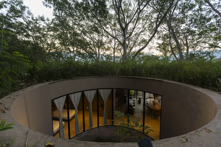 Casa Santa María del Oro / Mauricio Ceballos X Arquitectos - Imagen 4 de 19