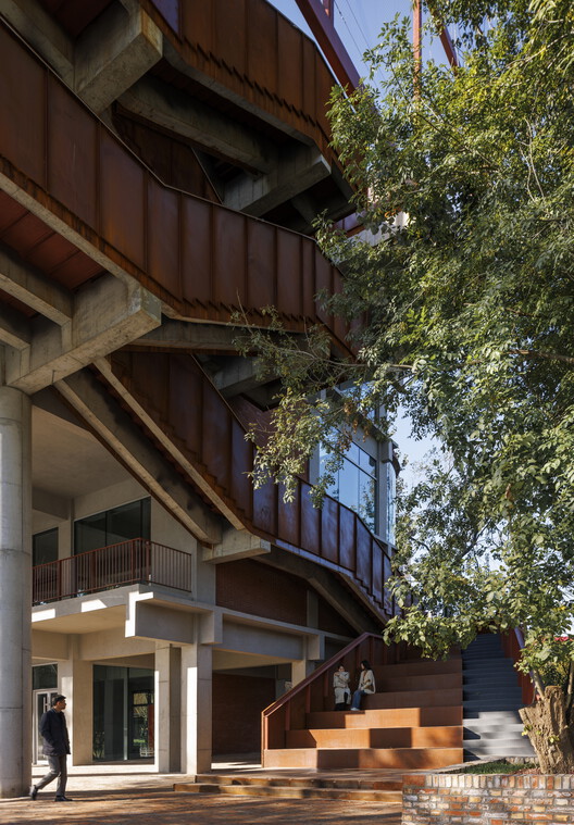 Jinyi Landmark / CM Design Jinyi Landmark / CM Design - Exterior Photography, Wood, Balcony