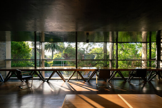 Casa Pellegrini / TAM - Guillermo Elgart - Fotografia de Interiores, Madeira, Iluminação, Cadeira, Vidro
