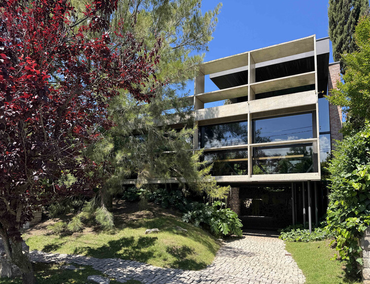 Casa Pellegrini / TAM - Guillermo Elgart - Casas