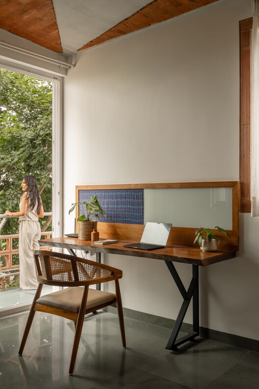 Taliru House / Wright Inspires Taliru House / Wright Inspires - Interior Photography, Dining room, Wood, Table, Chair