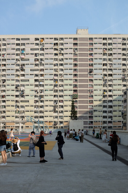 Designed Comfort, Purchased Comfort: Passive Design and Air Conditioning in Hong Kong - Image 4 of 14