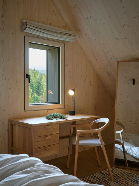 Na Kukačkách Mountain Chalet / Edit! architects - Interior Photography, Bedroom, Wood, Lighting, Table, Chair