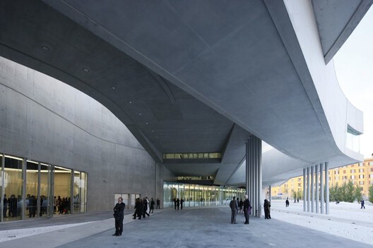 From Deconstructivism to Barrier-Breaking Achievements: Zaha Hadid’s Legacy 10 Years After Her Passing - Image 8 of 15