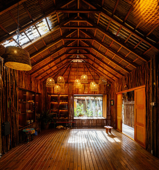 Popopô Gallery / Guá Arquitetura - Interior Photography, Wood, Lighting, Beam