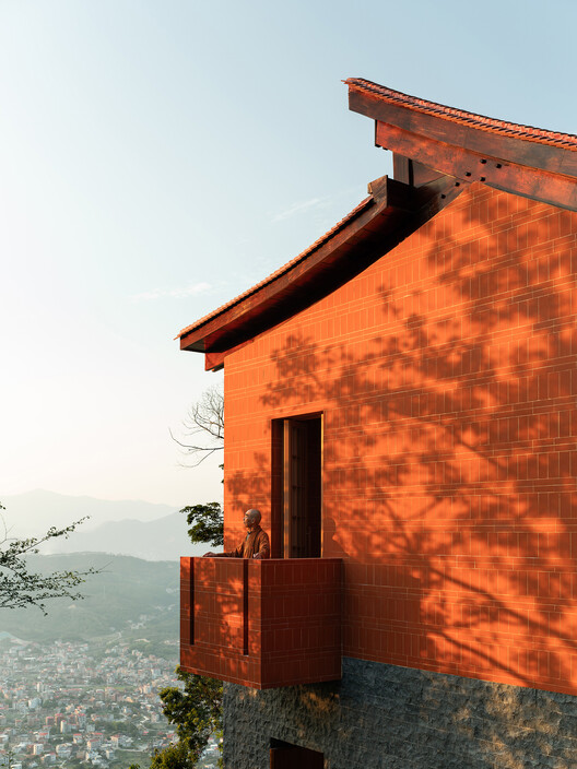 Qing Shui Meditation Retreat Center / RESP Studio Qing Shui Meditation Retreat Center / RESP Studio - Exterior Photography, Brick