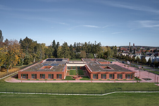 Senior Citizens' Home in Nový Bydžov  / Architektura - Image 1 of 26