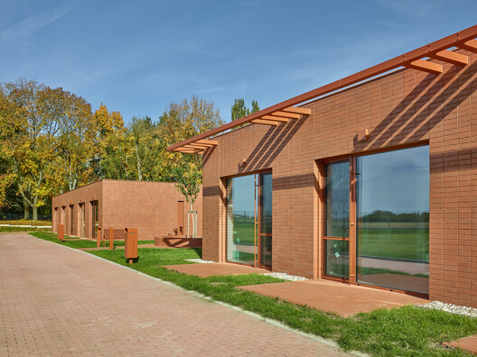 Senior Citizens' Home in Nový Bydžov  / Architektura - Exterior Photography, Garden