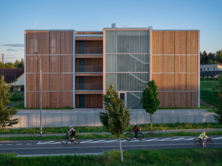 Zdar Wooden Housing / Kuba & Pilar architekti | ArchDaily