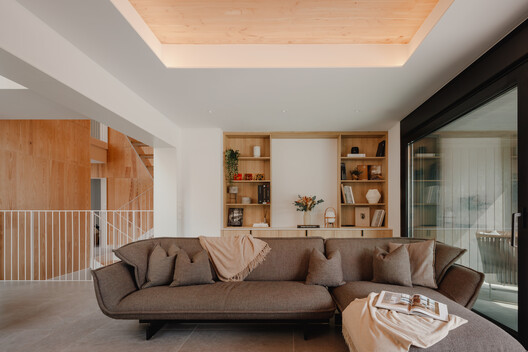 IB House / BAT Bilbao Architecture Team - Interior Photography, Living Room, Wood, Sofa, Lighting, Table
