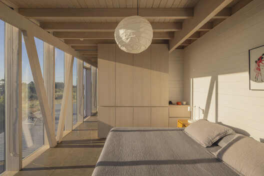House SI / Iragüen Viñuela Arquitectos - Interior Photography, Bedroom, Wood, Bed