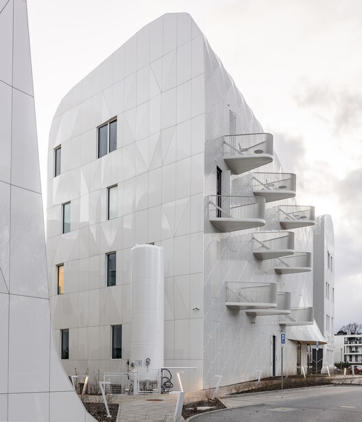 Wave 4 & 5 - ECR Health Care Complex / FAAB - Interior Photography, Healthcare Architecture, Bathroom