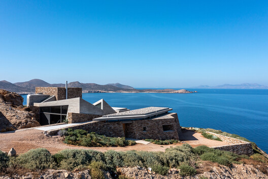 Toward the Sun Summerhouse / Tassos Biris - Sofia Tsiraki & Associate Architects - Image 1 of 39