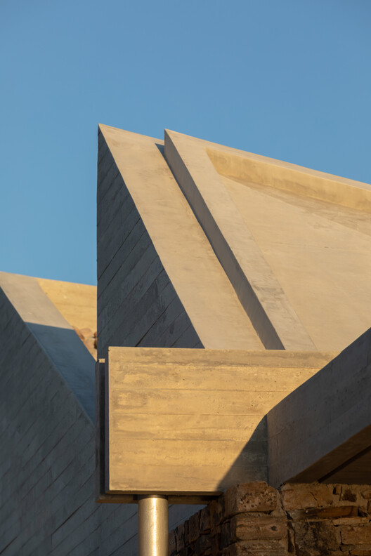 Toward the Sun Summerhouse / Tassos Biris - Sofia Tsiraki & Associate Architects - Image 18 of 39