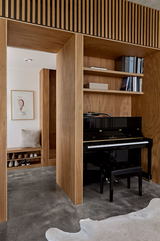 Henville Street House  / Philip Stejskal Architecture - Interior Photography, Wood, Lighting, Chair