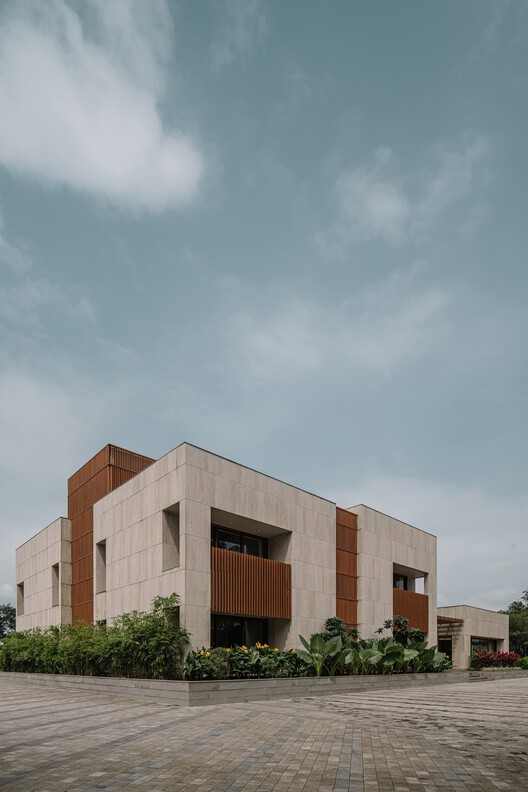 PBR House / Studio Saransh - Image 6 of 32