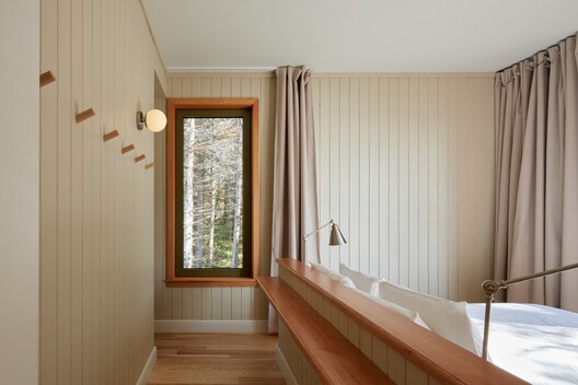 Le Grand Bercail House / L. McComber  - Interior Photography, Wood, Lighting