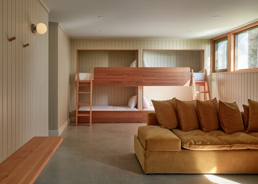 Le Grand Bercail House / L. McComber  - Interior Photography, Living Room, Wood, Bed, Lighting, Bedroom