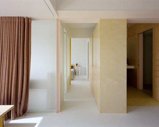 L’appartement Hu / OUJ L’appartement Hu / OUJ - Image 2 of 25