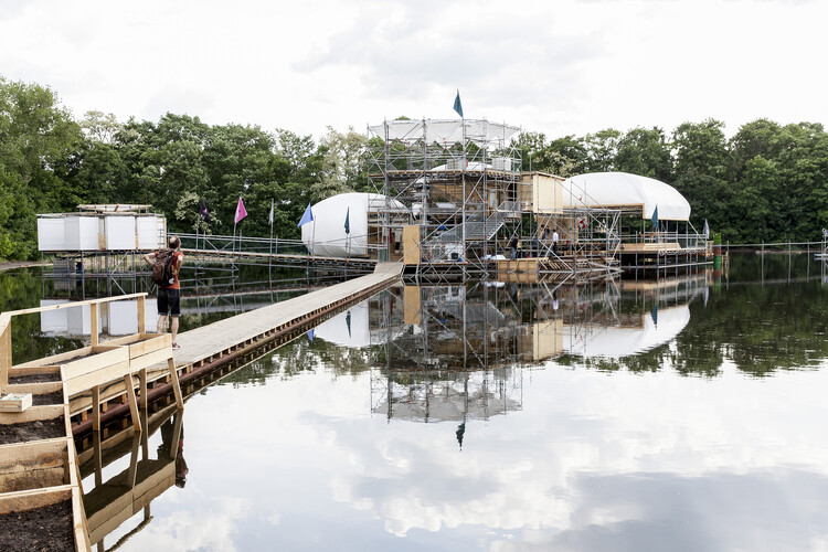 Off the Mainland: Floating Architecture Projects Redefining the Built Environment  - Image 25 of 28