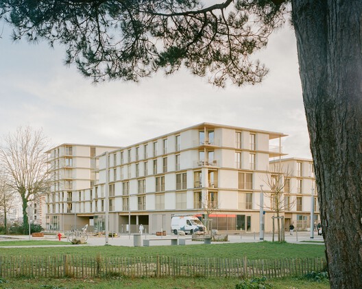81 Housing Units / Ramdam Architectes + palast - Exterior Photography