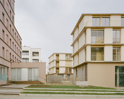 81 Housing Units / Ramdam Architectes + palast - Exterior Photography, Facade, Balcony
