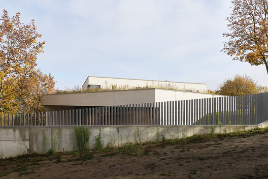 The Green Courtyard House - Image 7 of 33