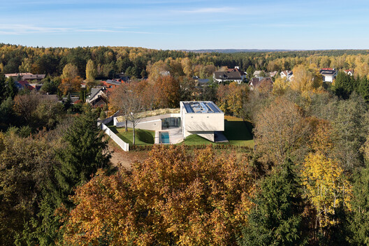 The Green Courtyard House - Image 2 of 33